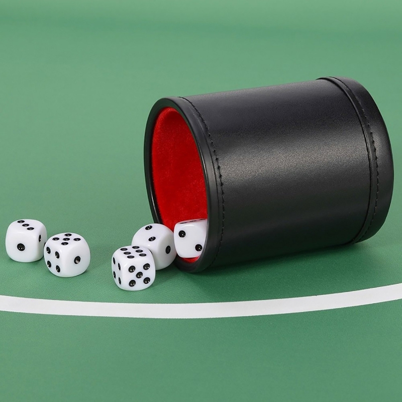 Skórzany kielich na kości, cic – Board Game Yahtzee recenzja i cena
